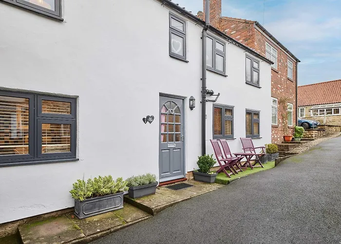 Host & - Anvil * Kirkbymoorside