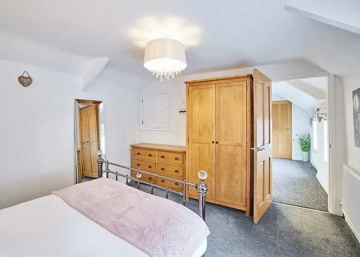 Host & - Anvil Kirkbymoorside